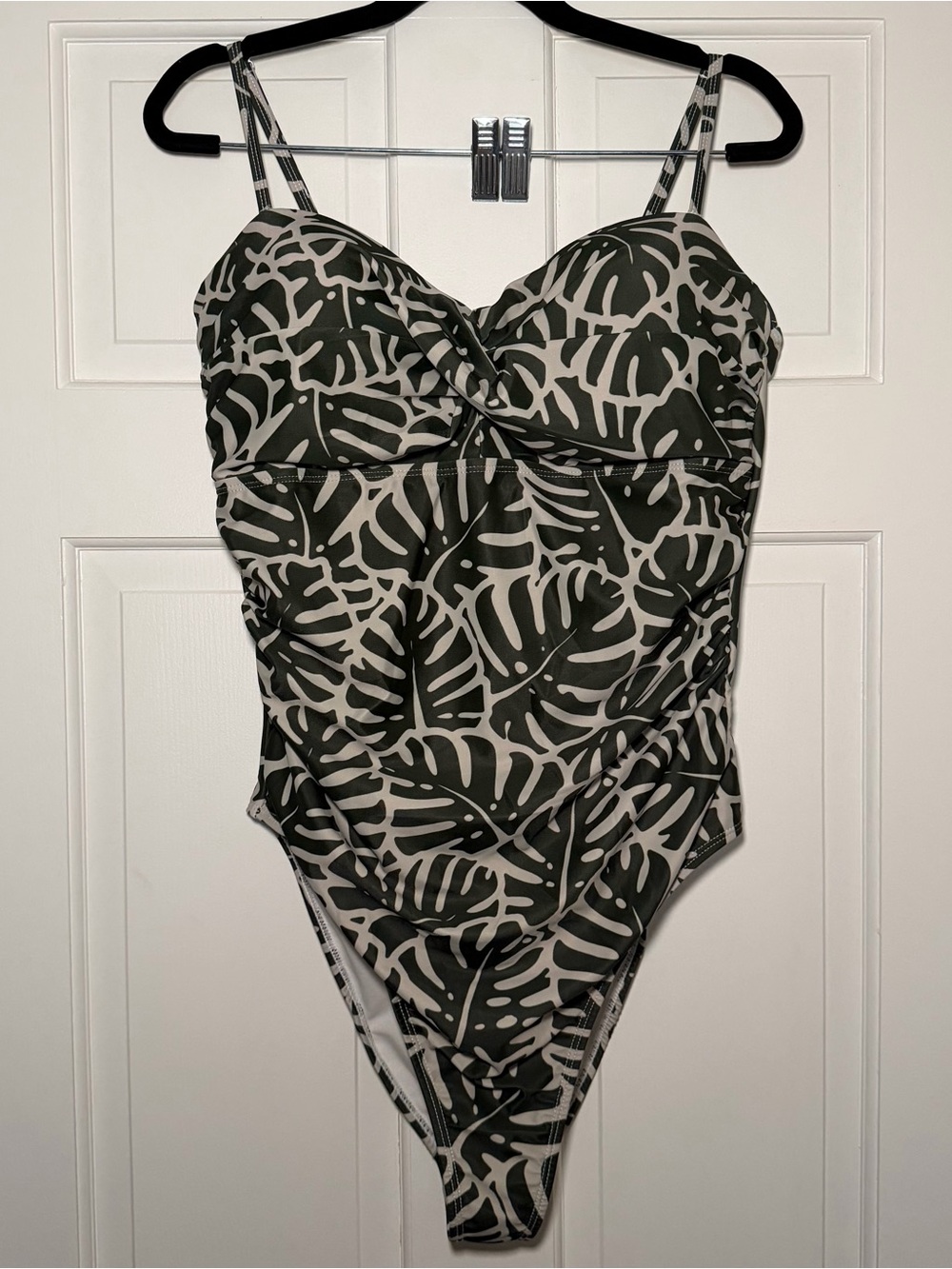 European Boutique Tropical Leaf One Piece Swimsuit Olive/Cream Size EUR 42 US L